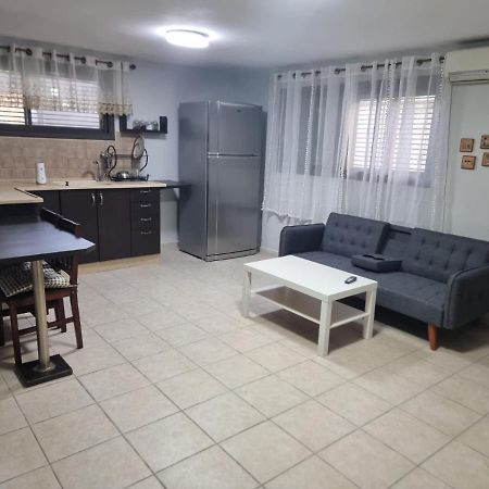 B&B Amit 18 Minutes From The Airport - אירוח כפרי עמית 18 דקות משדה תעופה Petach Tikva Экстерьер фото